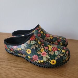 Western Chief Black Garden Floral Clogs Size 8 Womens Comfort Slip-on
